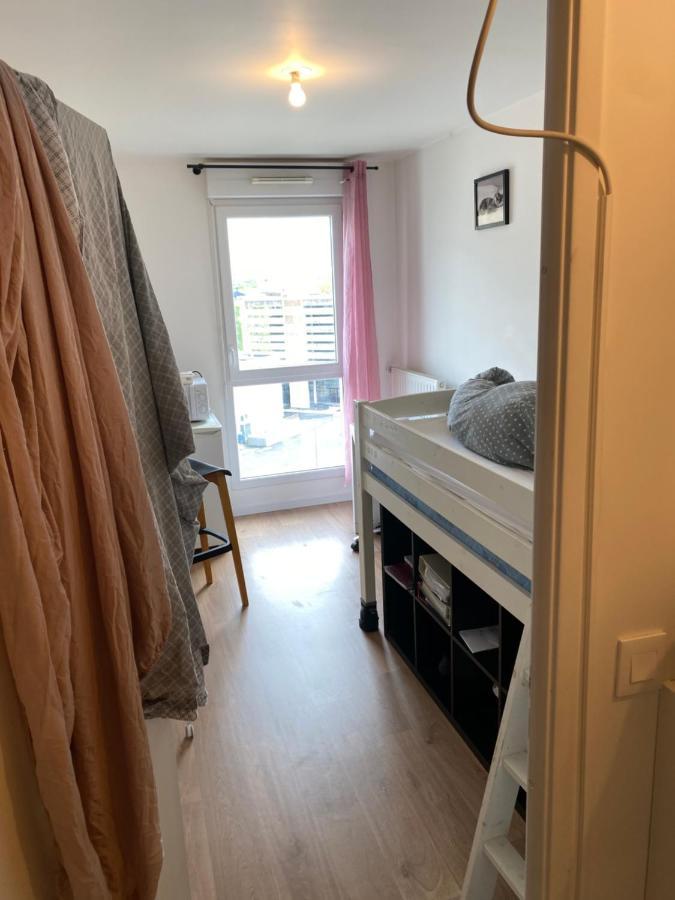Super Chambre Avec Bureau Courcouronnes Luaran gambar